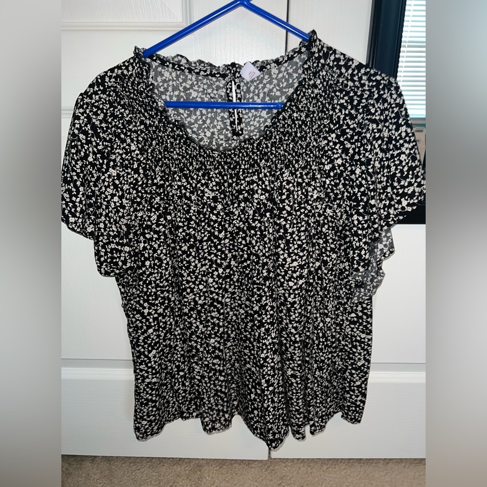 Old Navy Black flowery blouse
